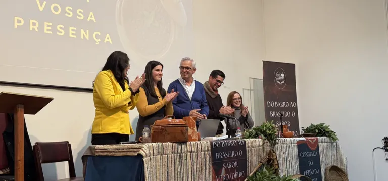 Sess&atilde;o de apresenta&ccedil;&atilde;o da Confraria do Feij&atilde;o do Forno